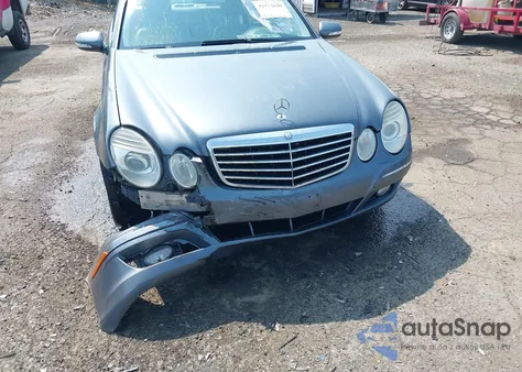 2008 Mercedes-Benz E 350 4Matic z USA, uszkodzony, nr VIN WDBUF87X08B212011